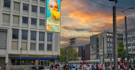 The Square – Neue DOOH-Fläche am Kölner Neumarkt (Copyright / Quelle: Ströer SE & Co. KGaA)