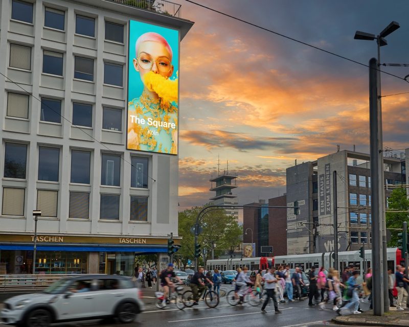 The Square – Neue DOOH-Fläche am Kölner Neumarkt (Copyright / Quelle: Ströer SE & Co. KGaA)