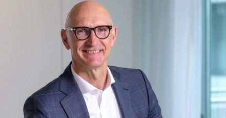 Die verständlichste Rede bei den Hauptversammlungen der DAX-40 Unternehmen hielt Telekom-Chef Timotheus Höttges. Platz 1 im Hohenheimer Verständlichkeits-Index 2023. (Foto: Pressebild Telekom)