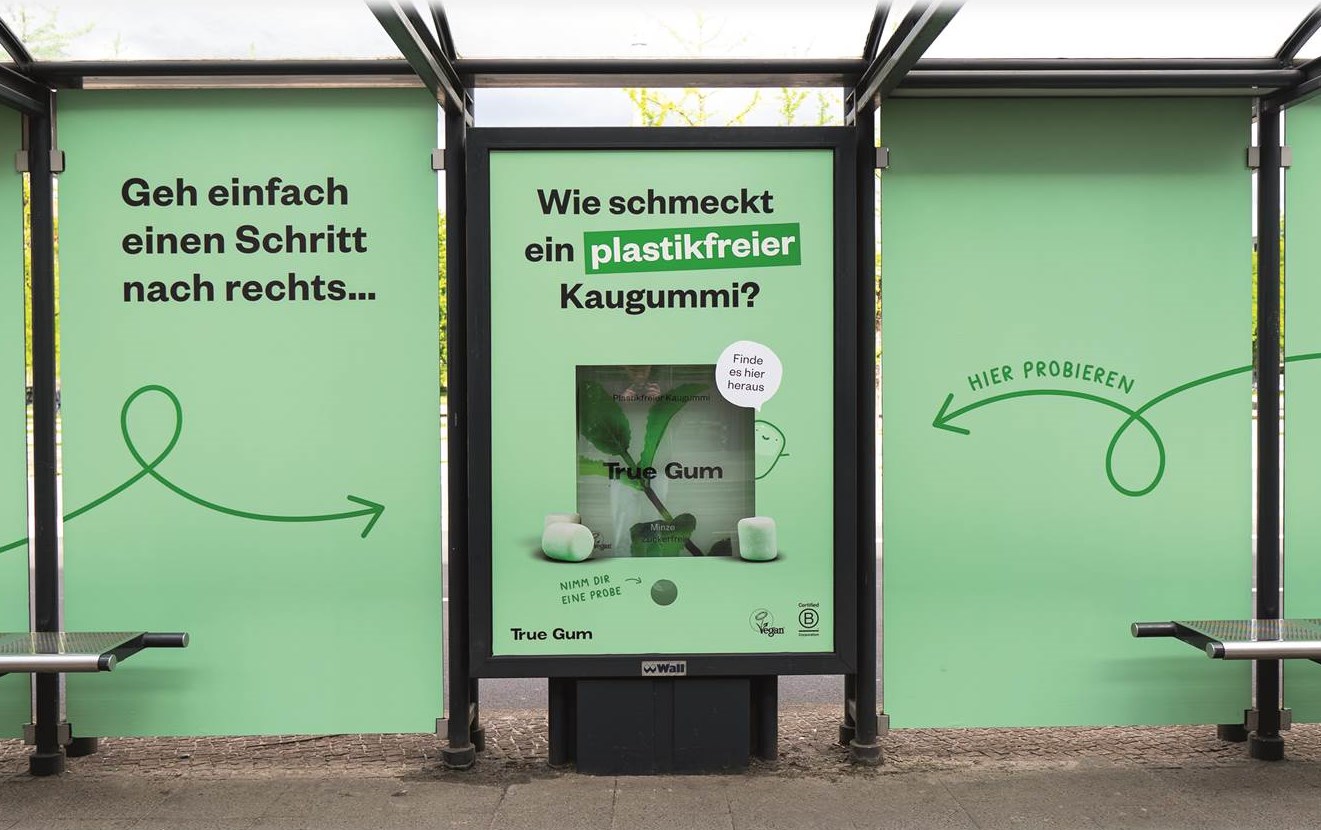 True Gum Kaugummi Dispenser im XXL-Format in Berlin / True Gum Kampagne 2024 (Foto: Wall GmbH)