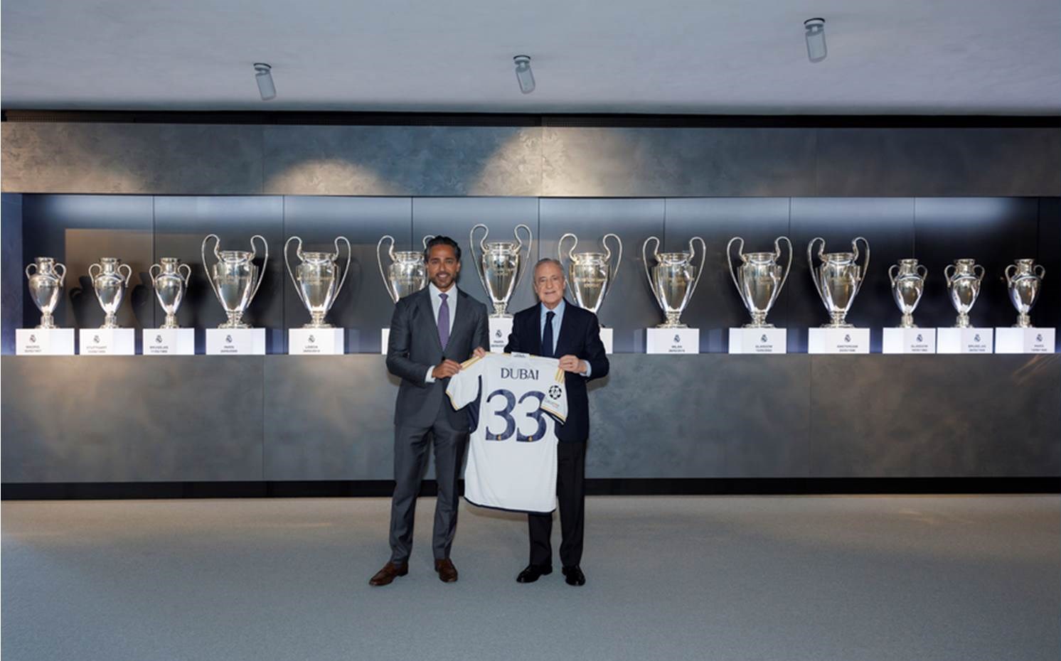 Issam Kazim, CEO des DCTCM, mit Florentino Perez, Präsident des Real Madrid Club de Fútbol (Copyrights / Bildquelle: Real Madrid)