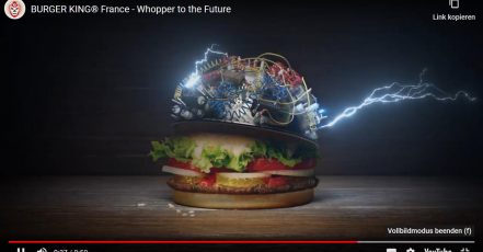 Screenshot: Szene aus dem "Whopper to the Future"-Video von BURGER KING Frankreich (Quelle: Youtube https://www.youtube.com/watch?v=3sf8stCrpZI&feature=emb_logo)
