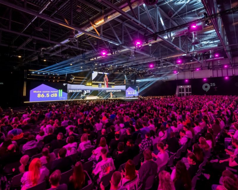 gamescom Impressionen, Social Stage, Halle 1 (Foto: Koelnmesse GmbH / gamescom / Oliver Wachenfeld)