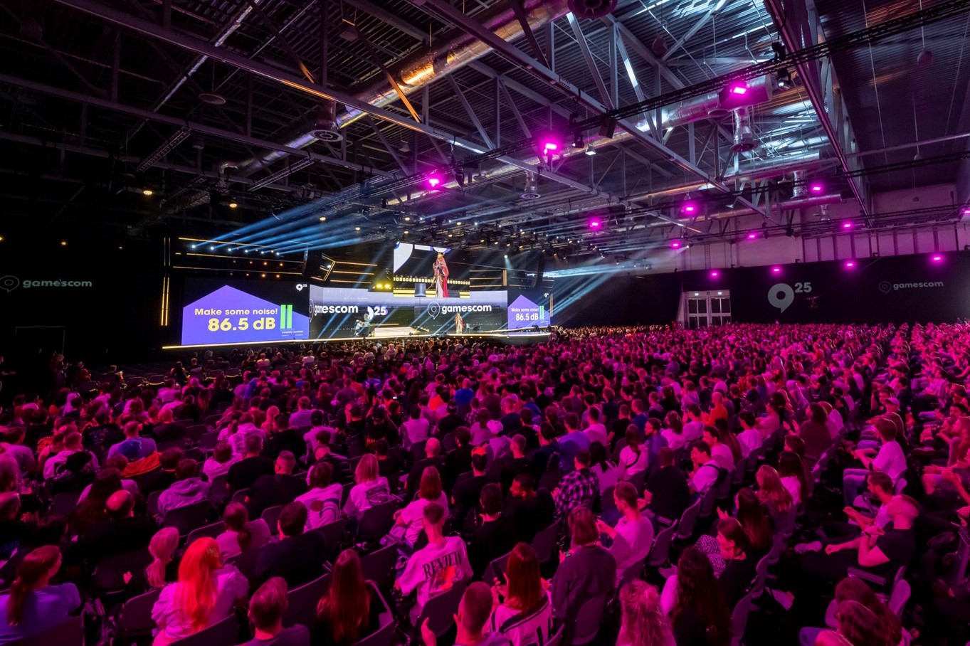 gamescom Impressionen, Social Stage, Halle 1 (Foto: Koelnmesse GmbH / gamescom / Oliver Wachenfeld)