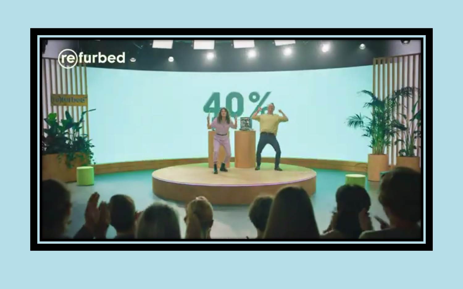 Screenshot v. 17.09.2024 aus dem aktuellen refurbed TV-Spot Kaffeemaschine (Quelle: YouTube; Link s.o.)